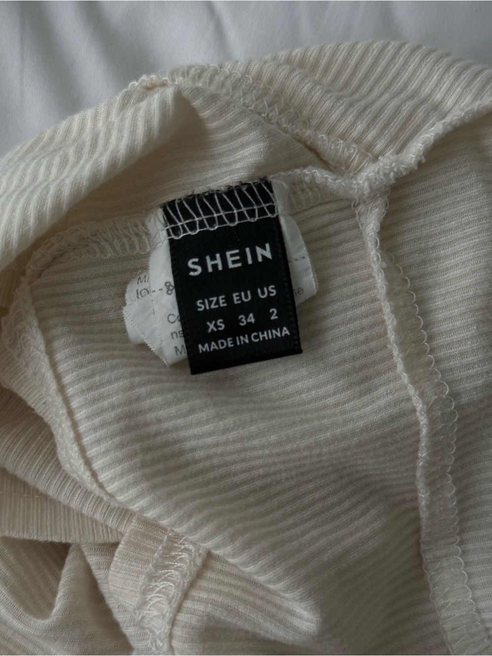 Cropped Long Sleeve - Picture 4 of 4